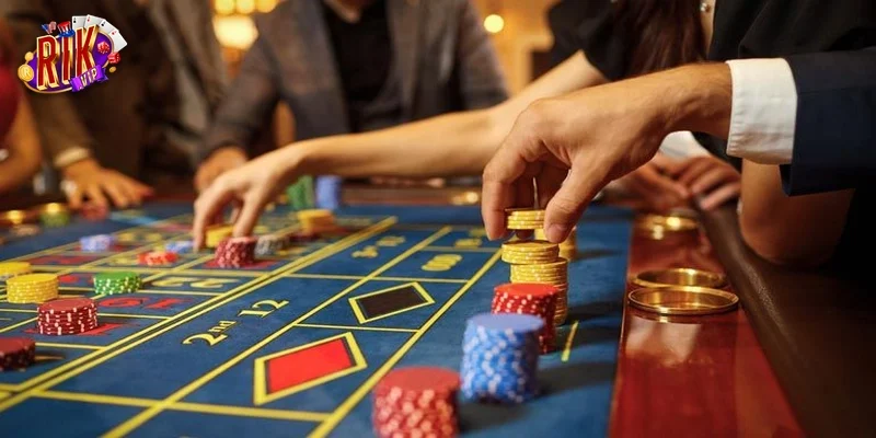 Những cột mốc đáng nhớ của đế chế Tip Club đời đầu (Phan Sào Nam).